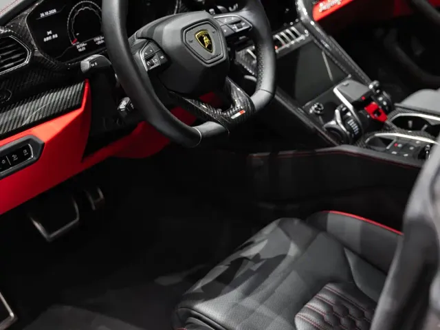 Lamborghini Urus — Фото автомобиля 17