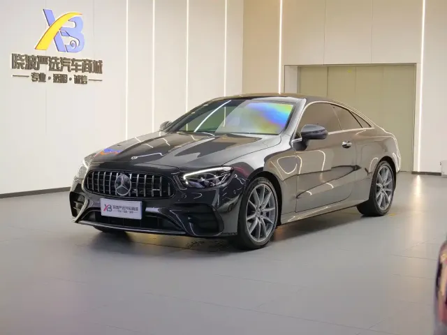 Фотография автомобиля — Mercedes-Benz E-Class