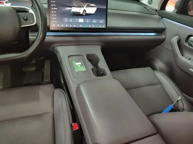 Leapmotor C10 — Фото автомобиля 13