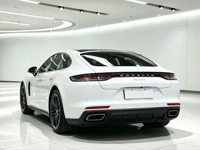 Porsche Panamera — Фото автомобиля 14