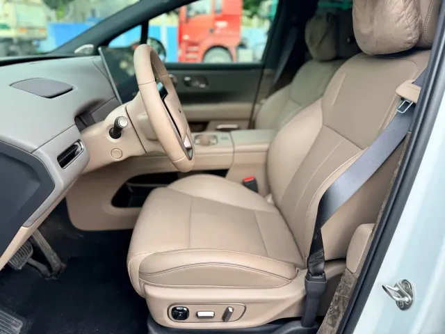 Li Auto i6 — Фото автомобиля 5