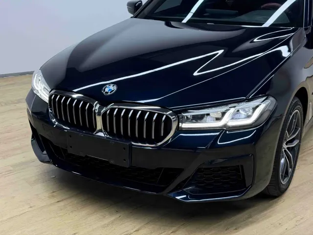 BMW 5 Series — Фото автомобиля 4