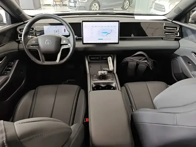 BYD Qin L — Фото автомобиля 9