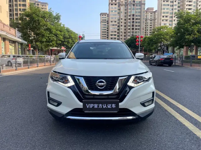 Nissan X-Trail — Фото автомобиля 2