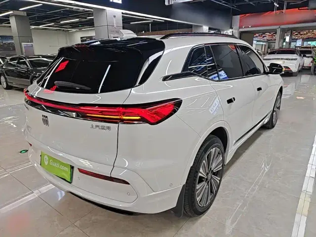 Buick E5 — Фото автомобиля 6