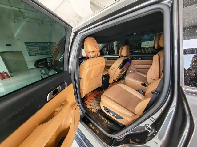 Li Auto ONE — Фото автомобиля 9