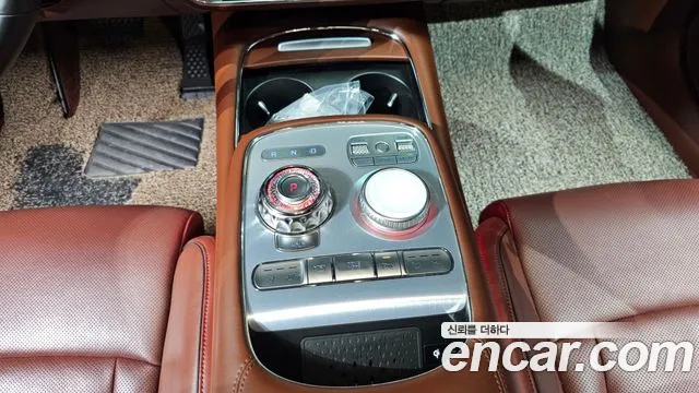 Genesis G90 Бензин 3.5 турбо AWD — Фото автомобиля 9