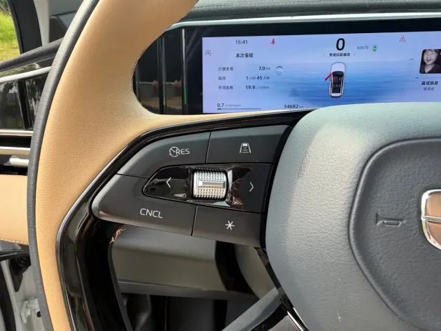 Geely Boyue L — Фото автомобиля 16