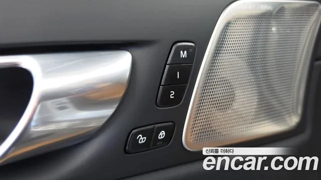 Volvo XC60 Generation 2 — Фото автомобиля 19