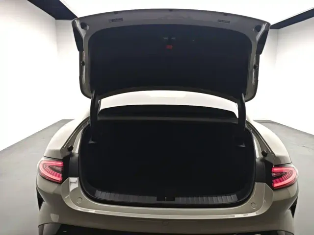 Xiaomi SU7 — Фото автомобиля 18