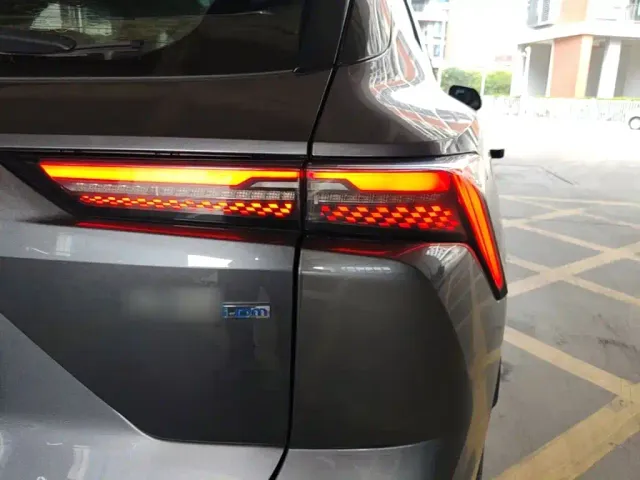 Jetour Jetour Dasheng i-DM 2022 1.5T DHT Lightning 01 — Фото автомобиля 7