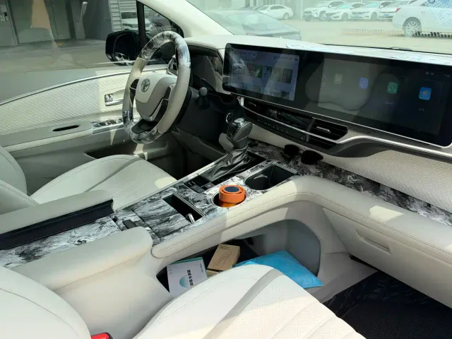 Toyota Sienna — Фото автомобиля 15