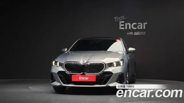 BMW 5 Series G60 — Фото автомобиля 3