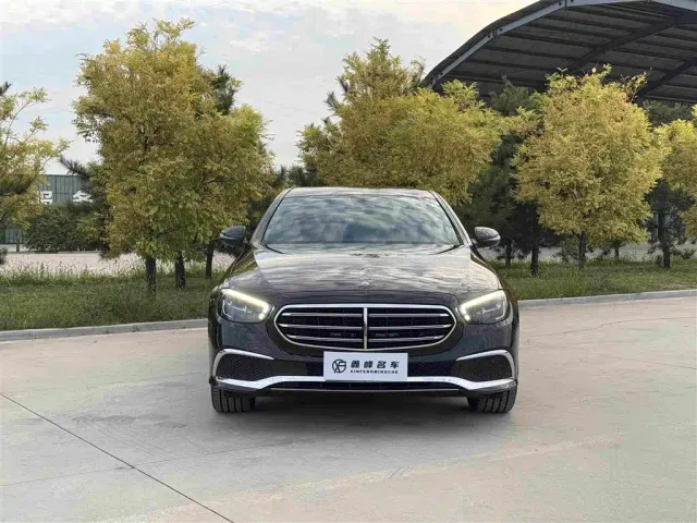 Mercedes-Benz E-Class — Фото автомобиля 2