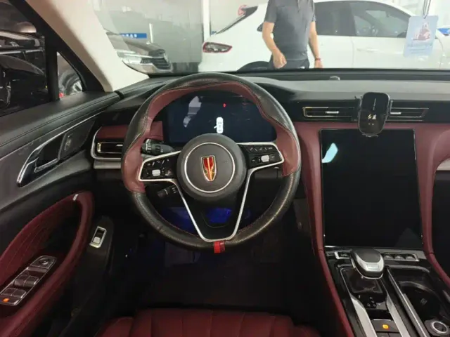Hongqi H5 — Фото автомобиля 10