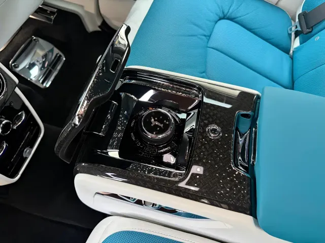 Rolls-Royce Cullinan — Фото автомобиля 14