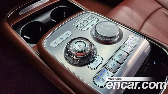 Genesis G90 — Фото автомобиля 9