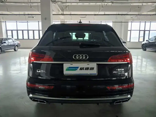Audi Q5L — Фото автомобиля 5