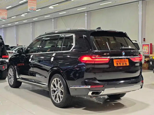 BMW X7 — Фото автомобиля 6