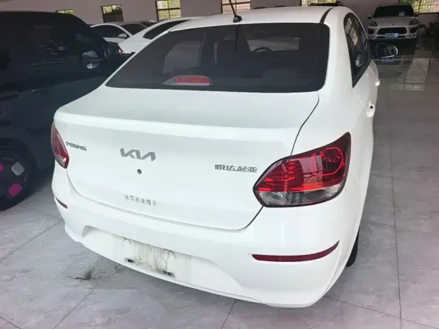 Kia Huan Chi — Фото автомобиля 5
