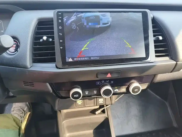 Honda Fit — Фото автомобиля 12