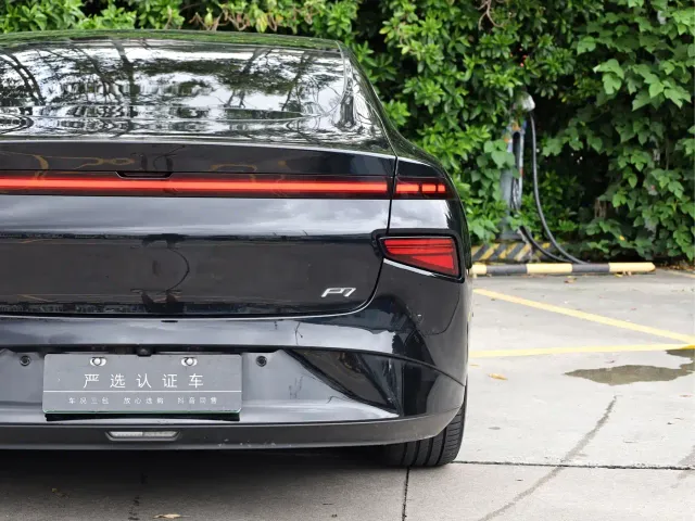 Xpeng P7 — Фото автомобиля 24