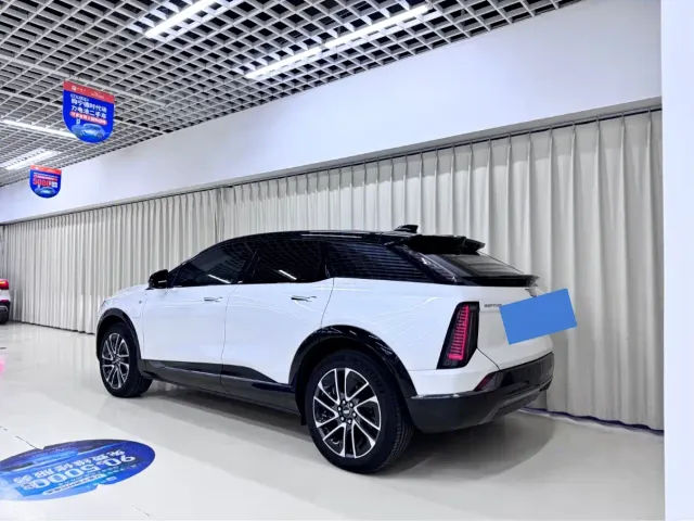 Cadillac Optiq — Фото автомобиля 3