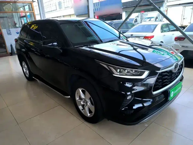 Toyota Highlander — Фото автомобиля 3