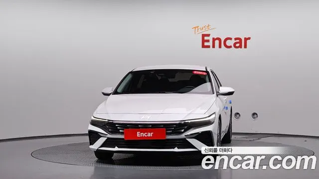Hyundai Avante CN7 — Фото автомобиля 2