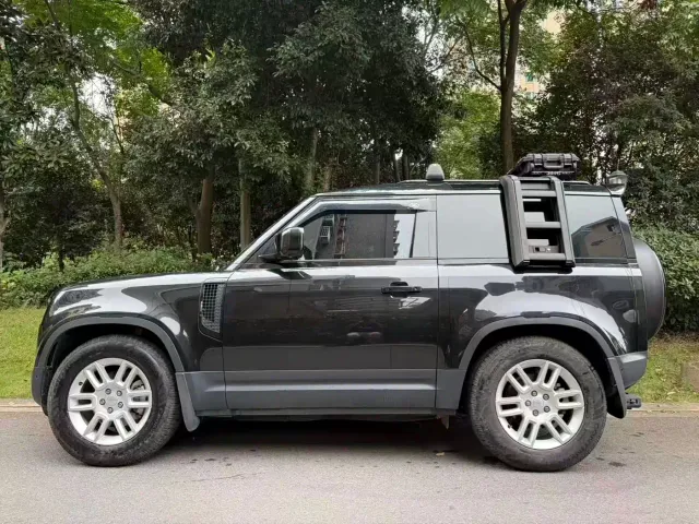 Land Rover Defender — Фото автомобиля 3