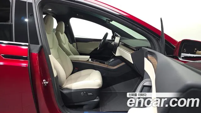 Tesla Model X — Фото автомобиля 7