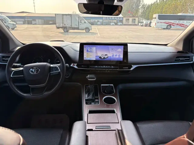 Toyota Granvia — Фото автомобиля 13