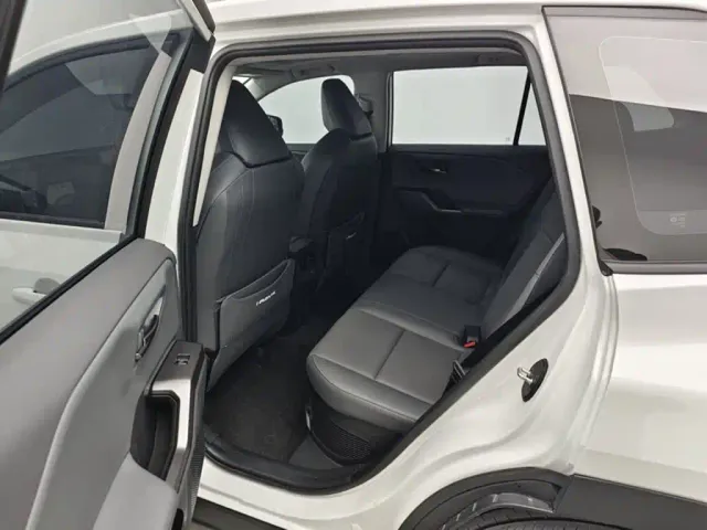 Toyota RAV4 — Фото автомобиля 6