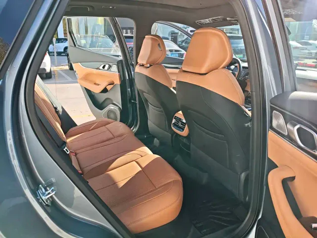 Geely Boyue L — Фото автомобиля 10