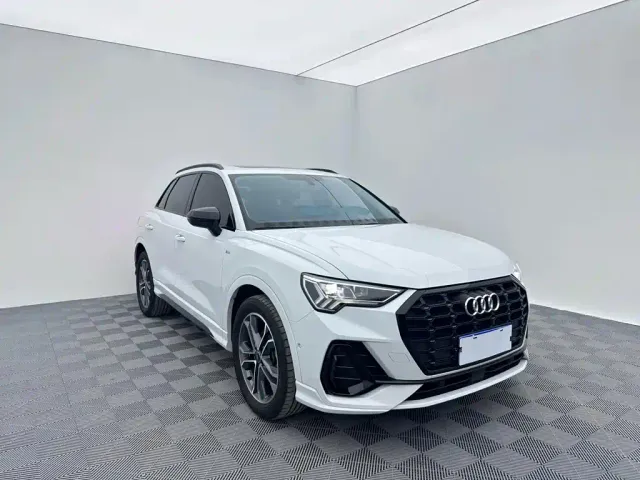Audi Q3 — Фото автомобиля 3