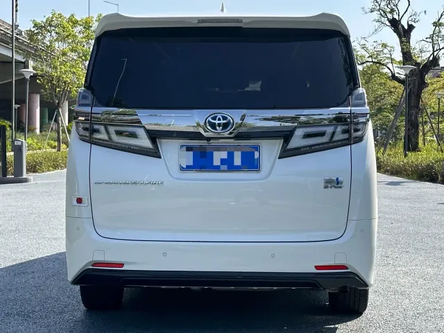 Toyota Vellfire — Фото автомобиля 5