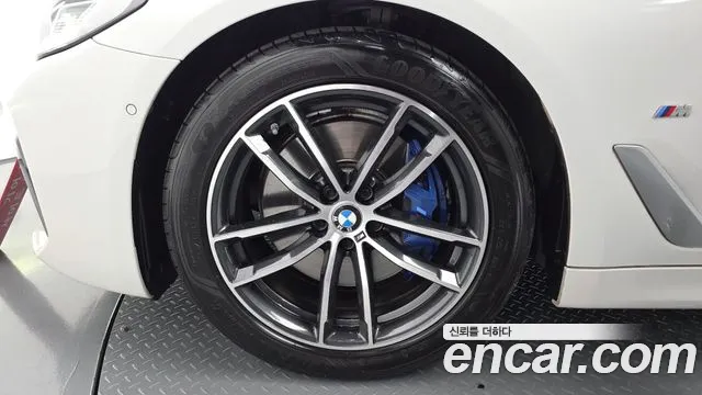 BMW 5 Series G30 — Фото автомобиля 5