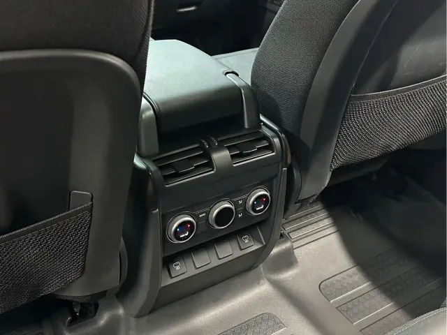 Land Rover Defender — Фото автомобиля 17