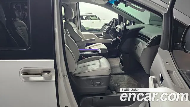 Hyundai Staria Staria 4WD Lounge 9 мест — Фото автомобиля 24