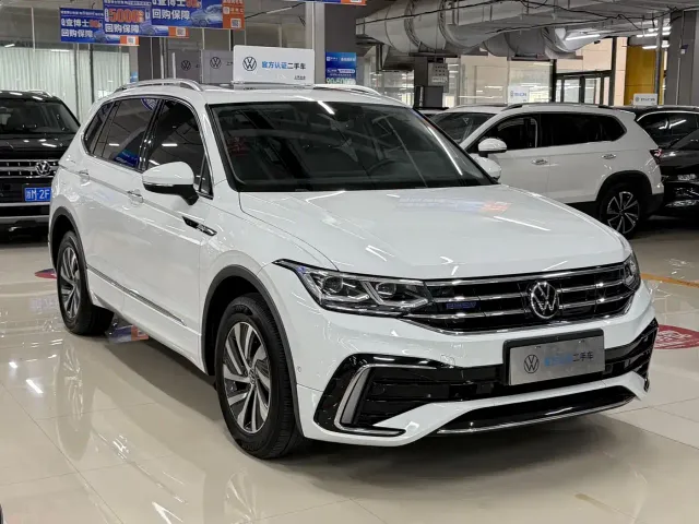 Volkswagen Tiguan L PHEV — Фото автомобиля 3