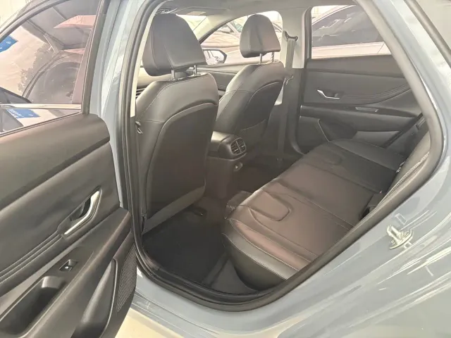 Hyundai Elantra — Фото автомобиля 7