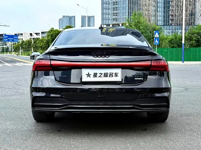 Audi A7L — Фото автомобиля 10