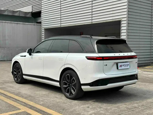 Xpeng G9 — Фото автомобиля 4