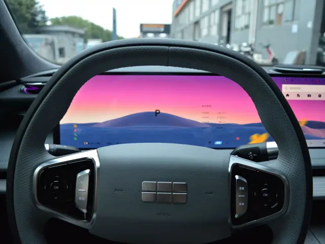 Geely Galaxy E8 — Фото автомобиля 13