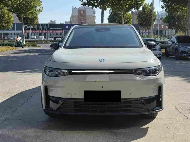 Leapmotor C10 — Фото автомобиля 2