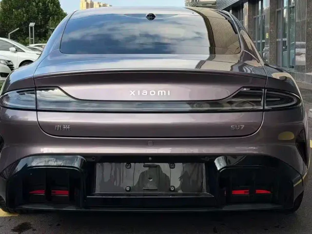 Xiaomi SU7 — Фото автомобиля 8