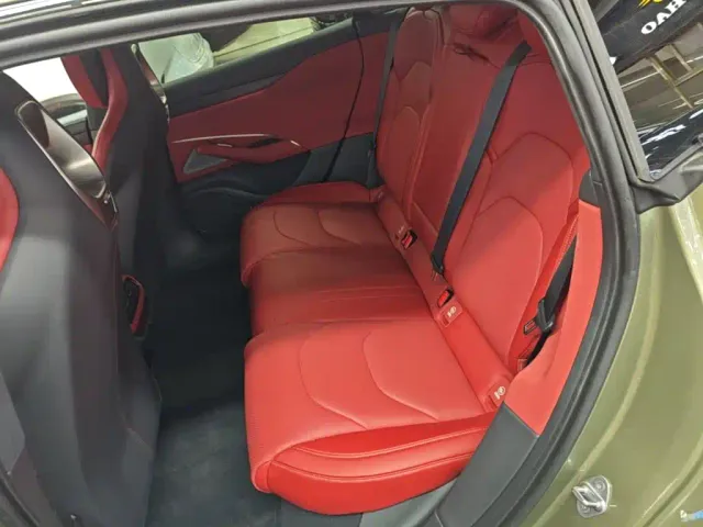 Xiaomi SU7 — Фото автомобиля 16