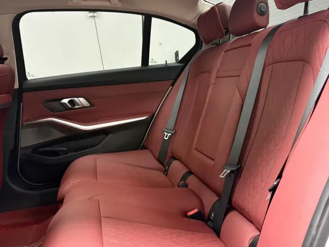 BMW 3 Series — Фото автомобиля 15