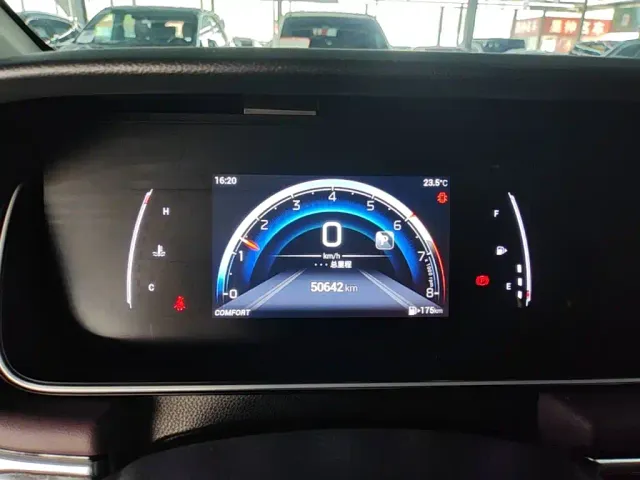 GAC Trumpchi M6 — Фото автомобиля 11