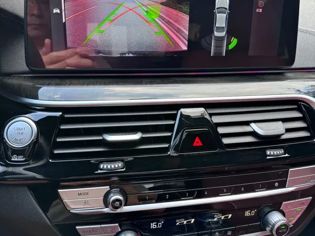BMW 5 Series — Фото автомобиля 15